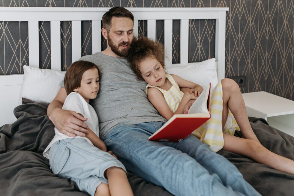 The Ultimate List of Family Read Alouds - Homeschool Connections